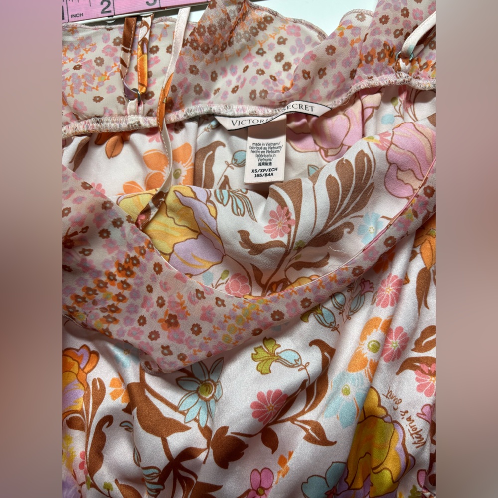 Victoria’s Secret Satin Floral Ruffle Romper - XS - Boho Cottagecore - Picture 4 of 7